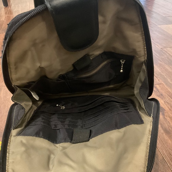 Baggallini  Black Nylon Backpack, super cute! Light and small to carry main image 7